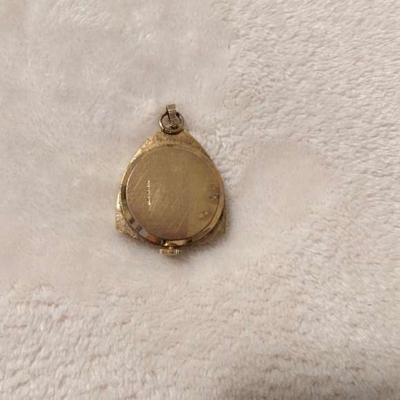 💖3/$15 Vintage Ladies Watch Necklace Piece Non Working - Picture 2 of 4